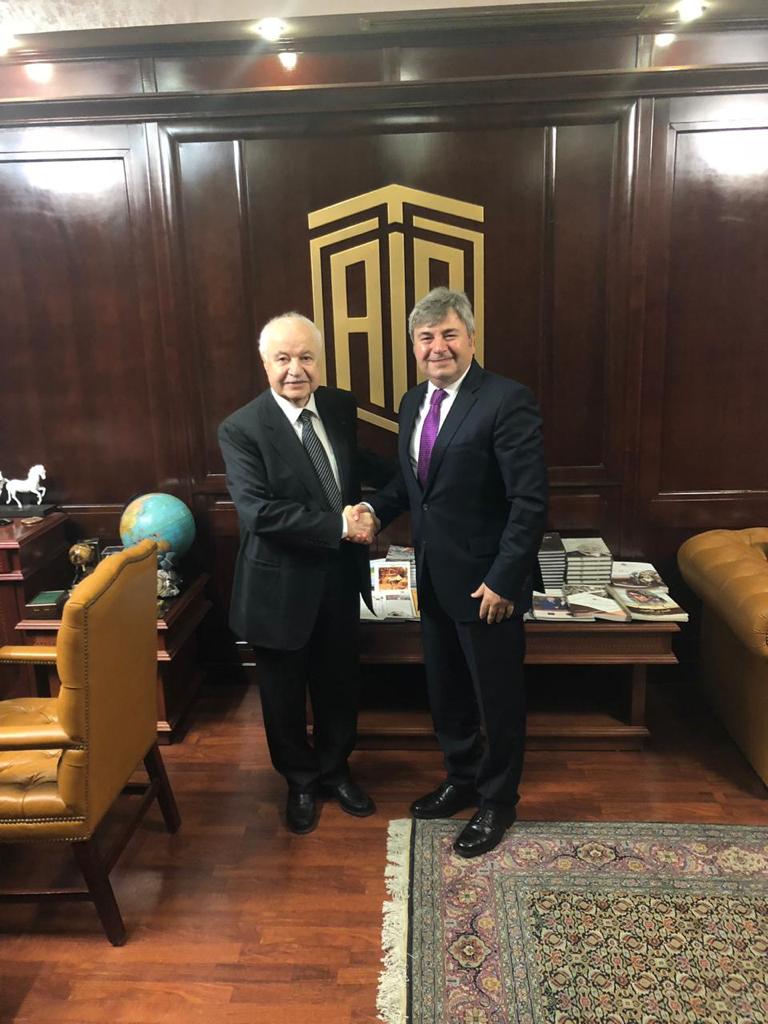 السفير التركي يزور ابو غزالة (صور)