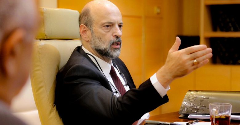 الرزاز: الحكومة خفضت النفقات أكثر من