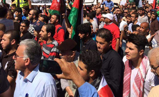 ’العمل الإسلامي‘ يشارك في مسيرة الحسيني