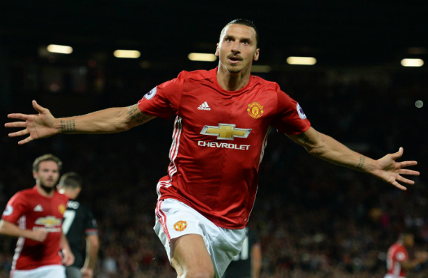 إبراهيموفيتش يقود مانشستر يونايتد لربع نهائي