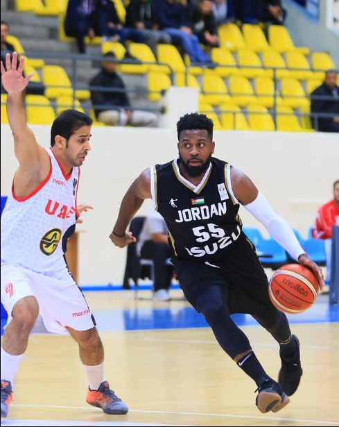 «صقور الأردن» يتخطى المنتخب الاماراتي ..