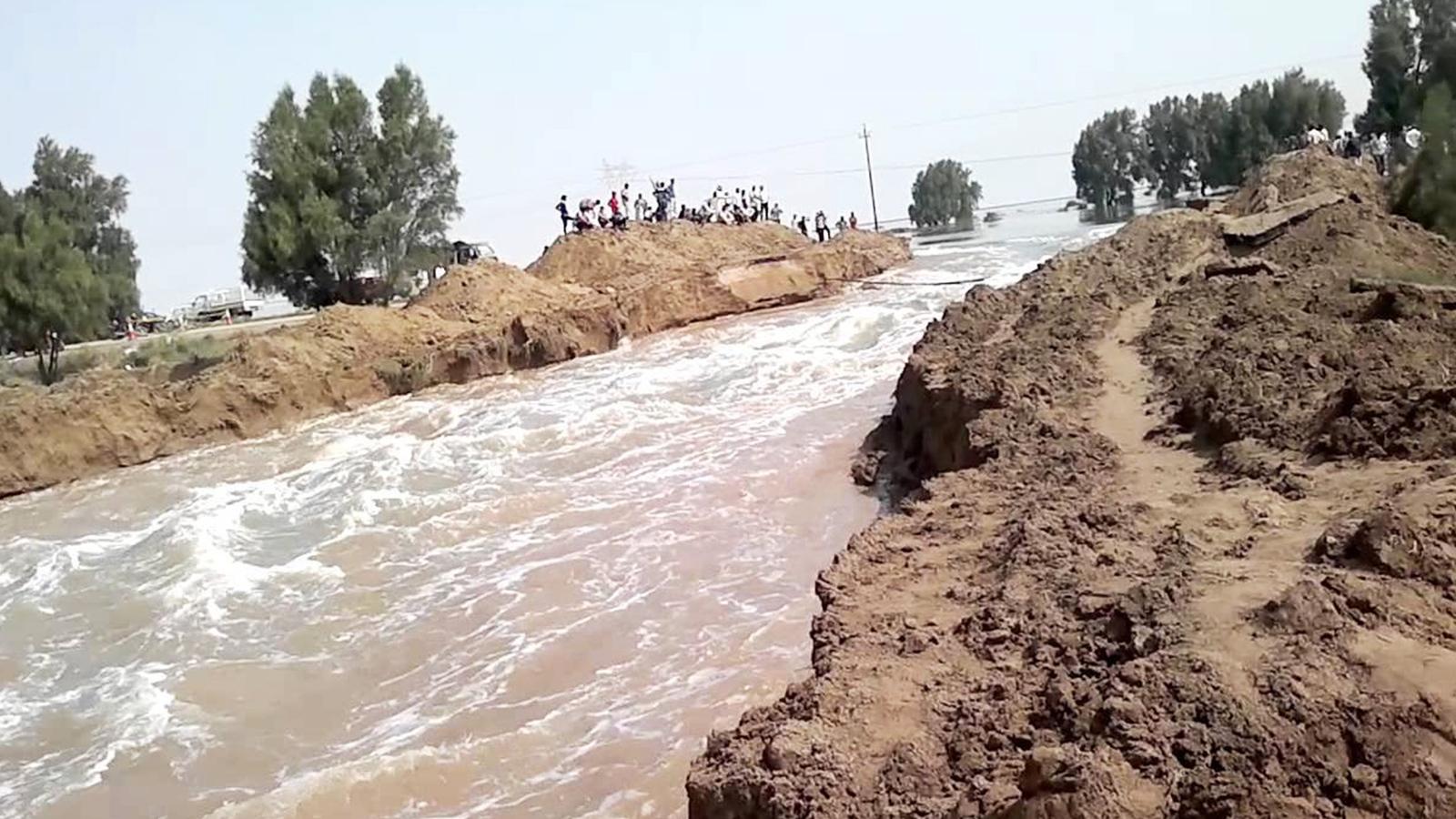 سيول مائية جارفة تدمر 20 قرية