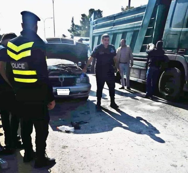 دورية «التنفيذ القضائي» تخمد حريق مركبة