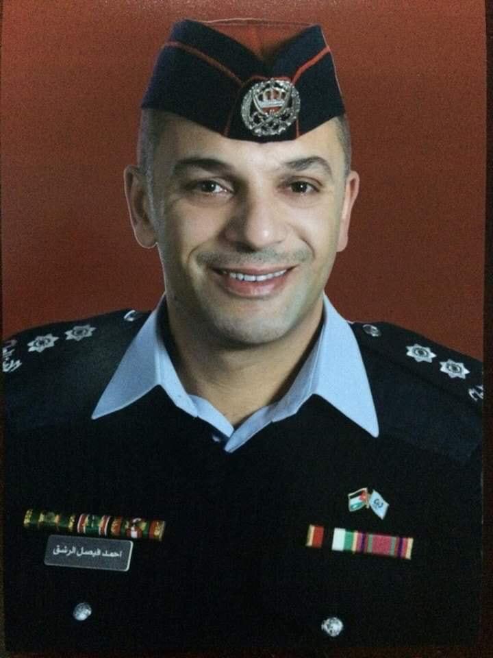 المجالي يهنئ احمد الرشق بالترفيع