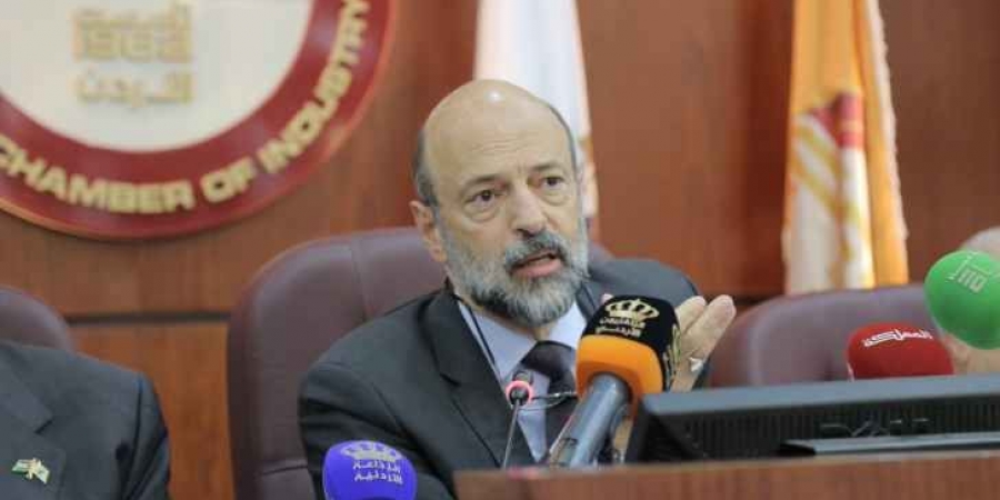 الاردنيون يواصلون مطالباتهم للحكومة بسحب مشروع