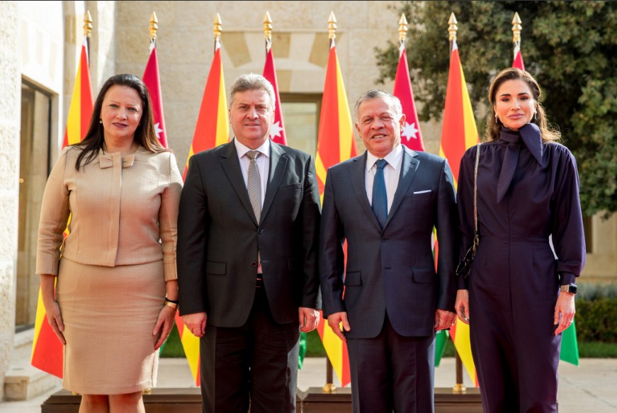 الملك يستقبل الرئيس المقدوني (صور)