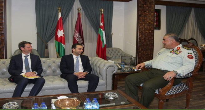 فريحات يستقبل وفدا أمريكيا