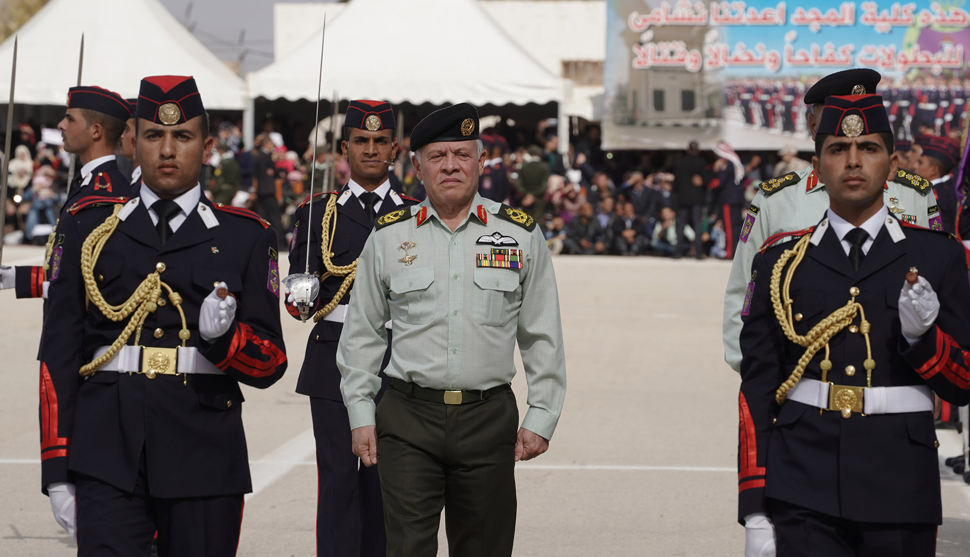 الملك يرعى حفل تخريج الفوج الثاني