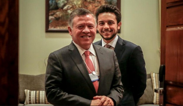 الملك وولي العهد يتلقيان برقيات تهنئة