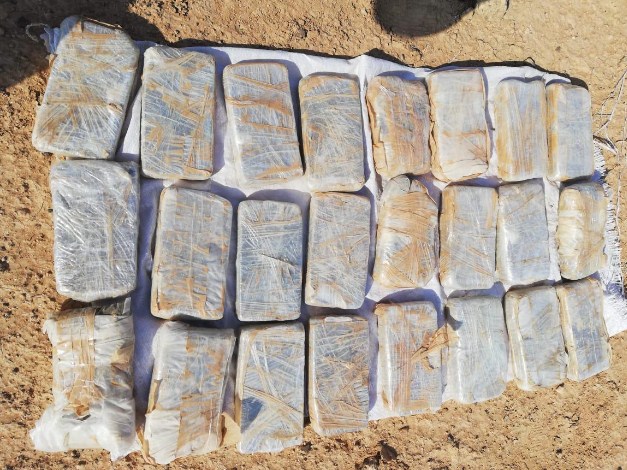 القبض على شخص حاول تهريب 118