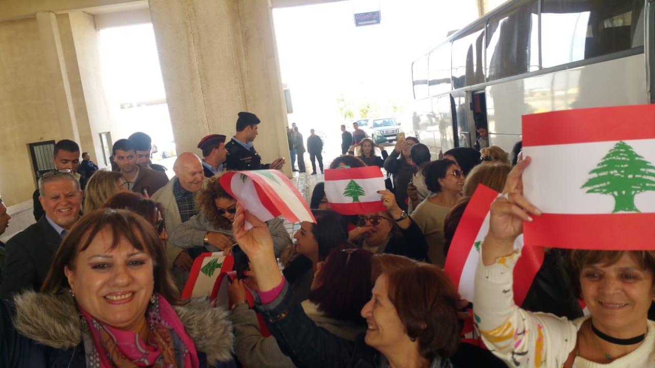 شاهد.. أول مجموعة سياحية لبنانية تصل