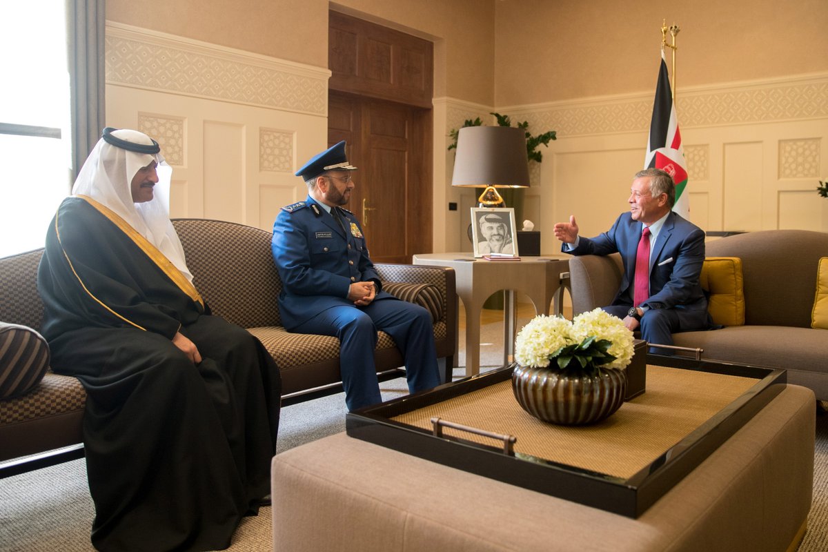 الملك يستقبل رئيس هيئة الأركان السعودي