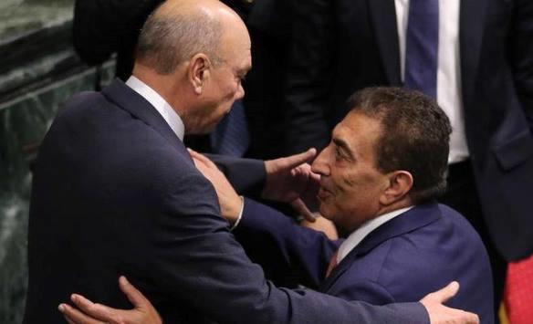 الطراونة يصر على موقف النواب والفايز