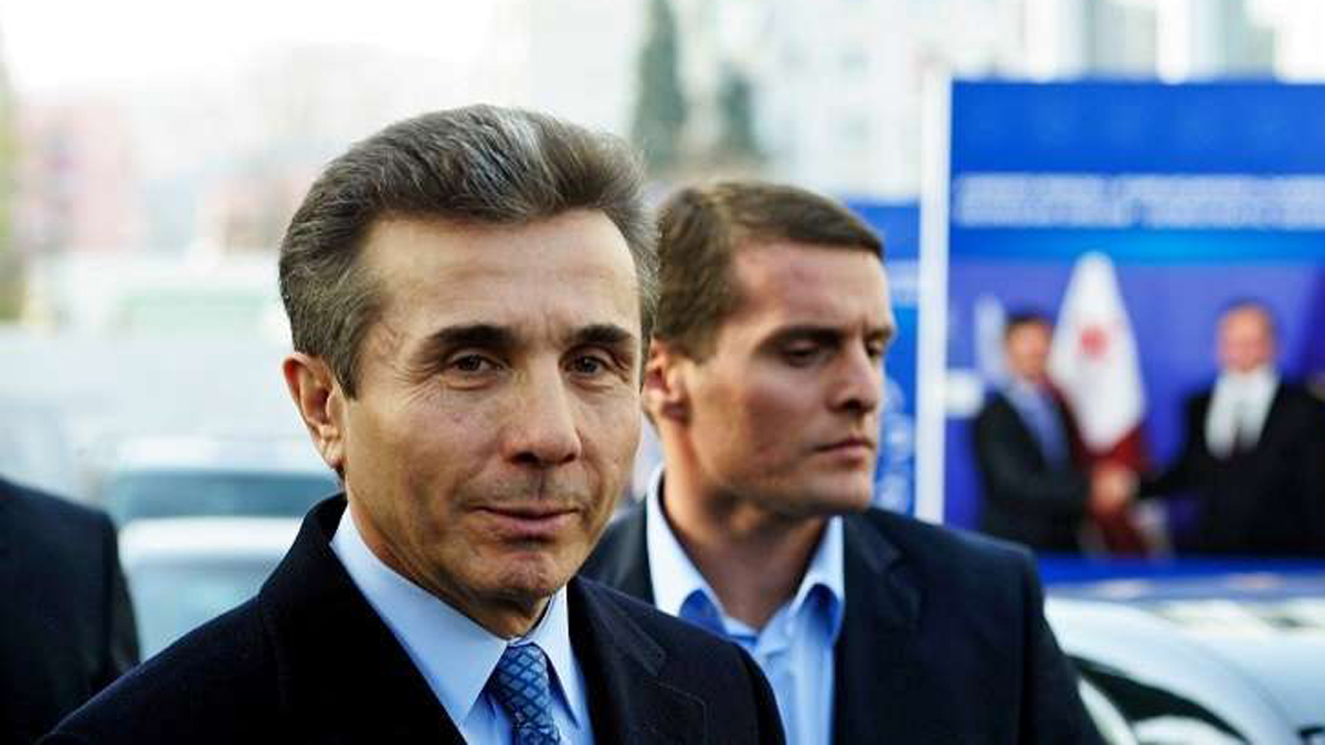 ملياردير يسدد ديون 600 ألف شخص