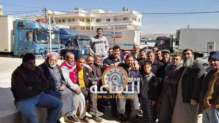 الرمثا.. سائقو الشاحنات يواصلون اعتصامهم لليوم