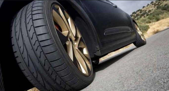 إصابة ثلاثة أشخاص جراء حادث دهس