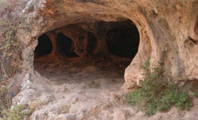 وفاة شخص وإصابة آخر اثر انهيار