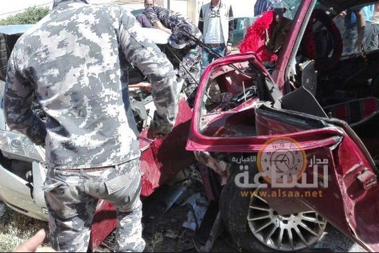 5 إصابات بتصادم مركبتين على إشارة