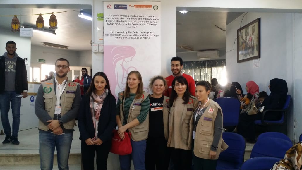 وفد من الخارجية البولندية يطلع على