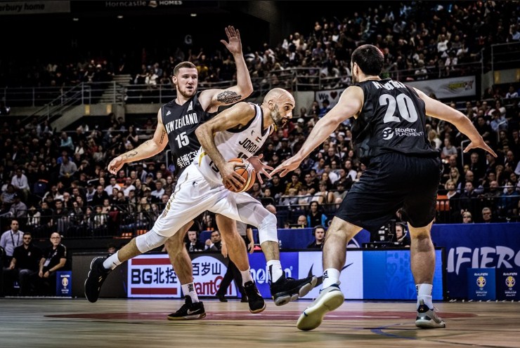 «صقور الاردن» يخسر أمام نيوزيلندا بفارق