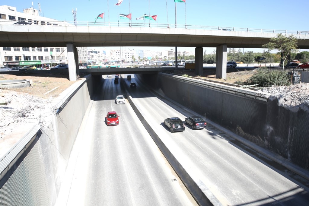 إغلاق نفق تقاطع المدينة الرياضية اعتبارا