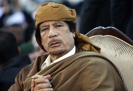 شبيه القذافي يظهر في فرنسا (صورة)