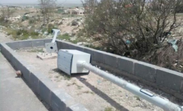 تحطيم كاميرا مراقبة سرعة في الرمثا
