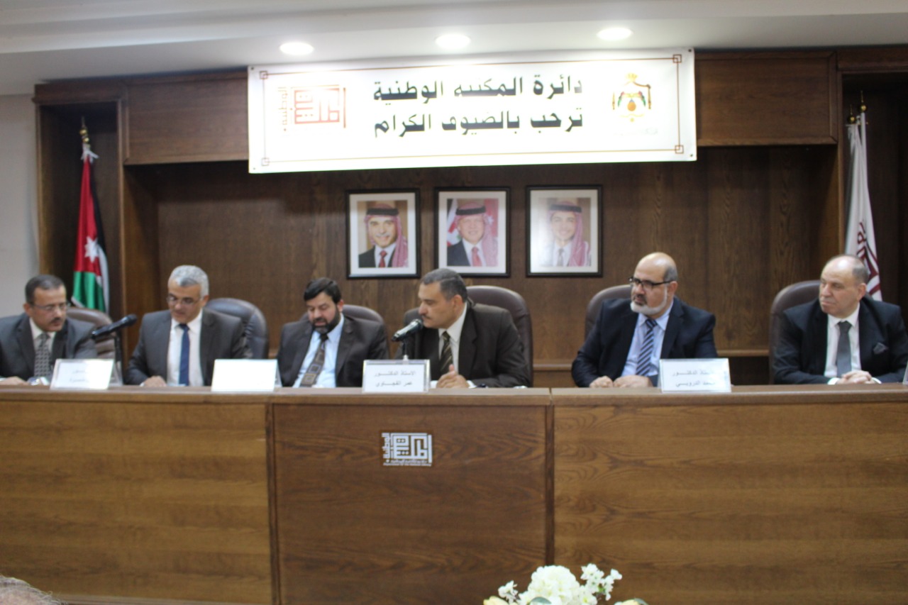 الدكتور محمد الدروبي يداخل في حفل