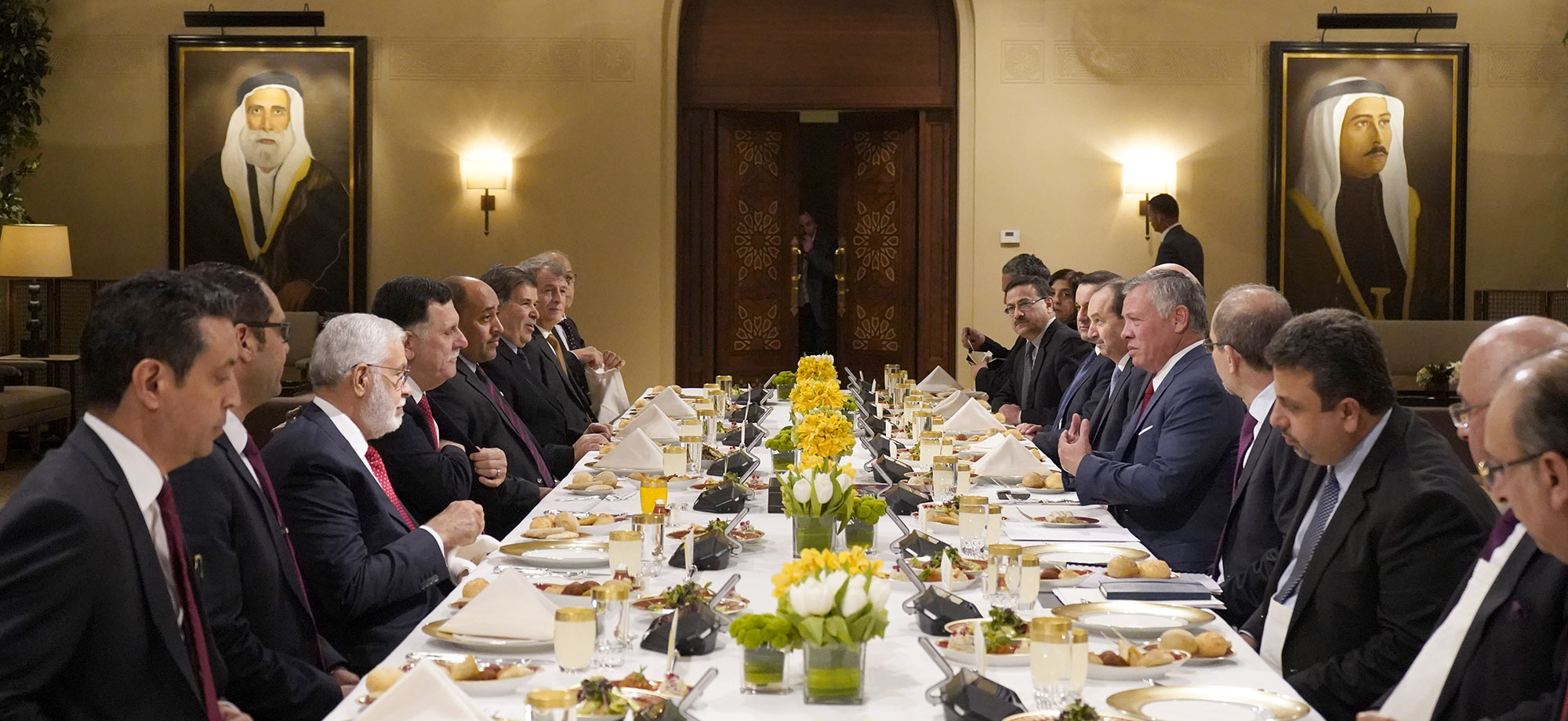 الملك يؤكد لـ السراج: دعم الأردن