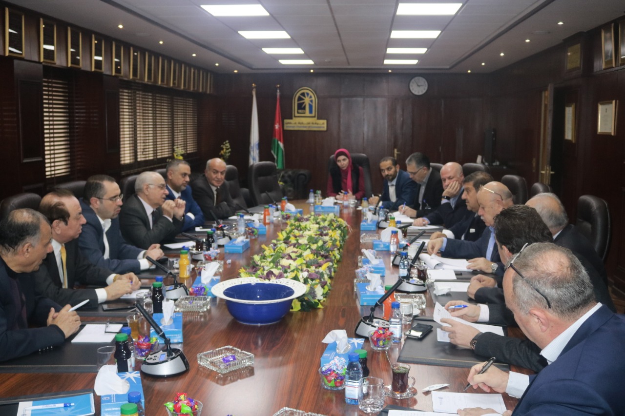 «تجارة عمان» تلتقي مستثمري الأوراق والخدمات