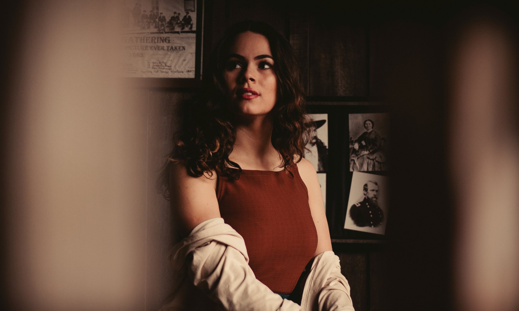 لا تنظروا إلى صوركم… استمعوا إليها