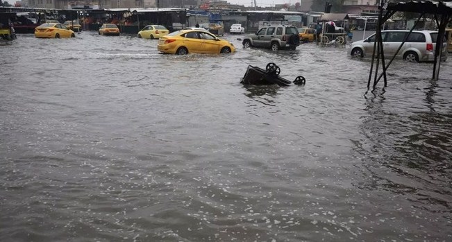 موجات السيول تضغط على سد الموصل