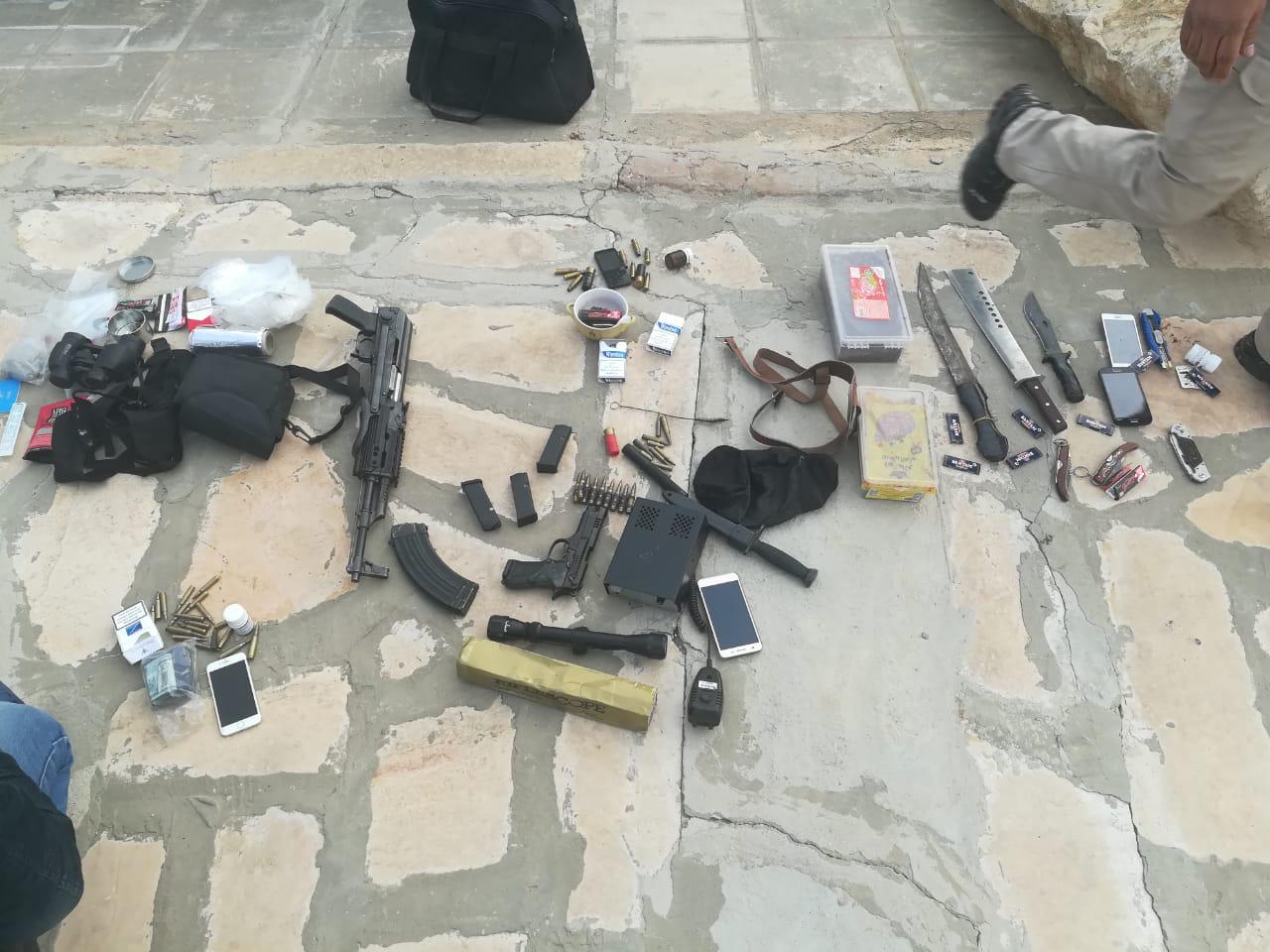 ضبط 7 أشخاص وأسلحة نارية في