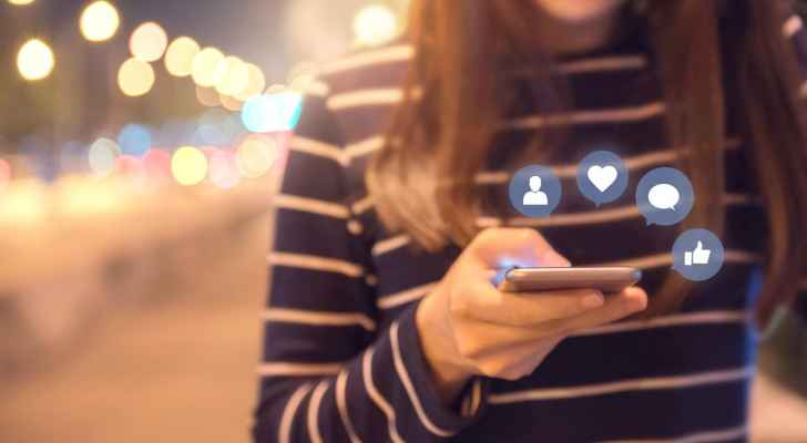 لمن يعشق نشر صوره على السوشيال