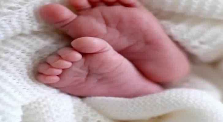 جريمة تهز الباكستان.. عائلة تقطع طفلتها