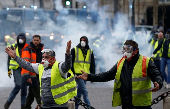 الرئاسة الفرنسية تعلن إلغاء الضريبة على