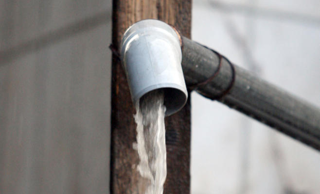 وزير المياه يدعو الأردنيين الى الاستفادة