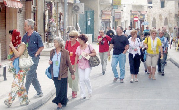 443 الف سائح يزورون مأدبا حتى