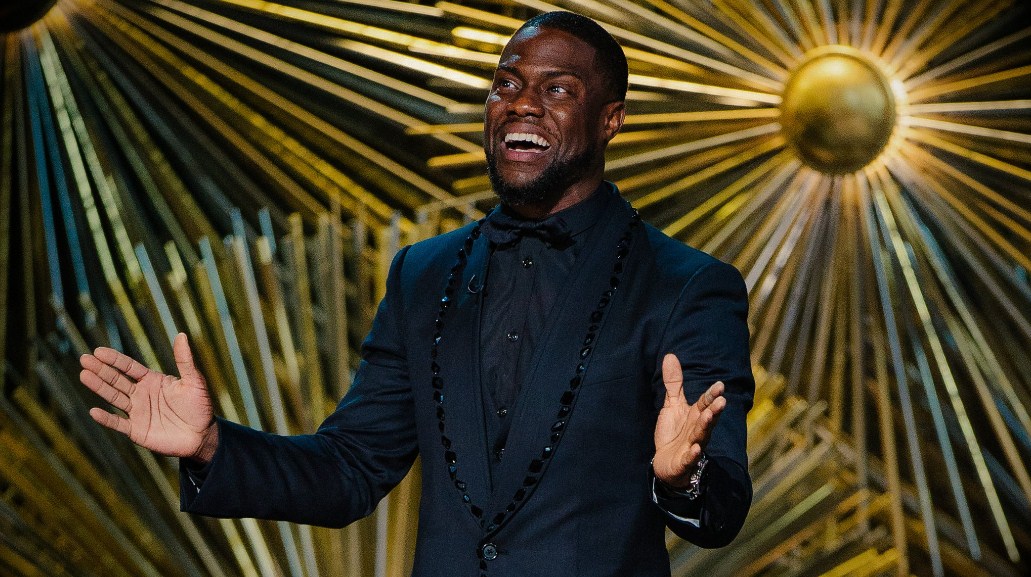 ممثل كوميدي شهير يقدم حفل الأوسكار