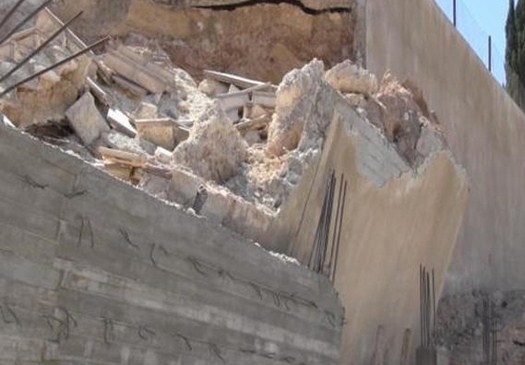 كفرنجة: انهيار 3 جدران وسلاسل حجرية