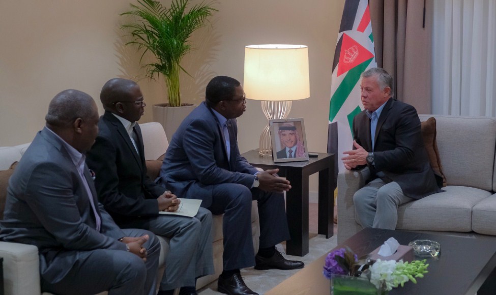 الملك يلتقي وزير خارجية جمهورية زامبيا