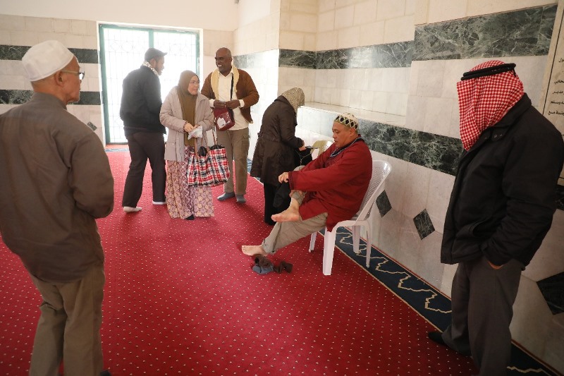 يحدث على أضرحة ومقامات الصحابة في