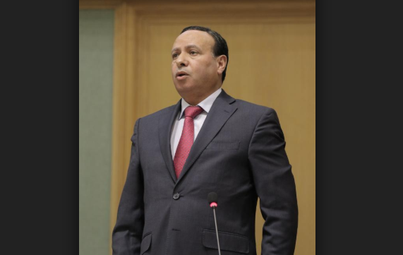 الفايز يحذر الحكومة