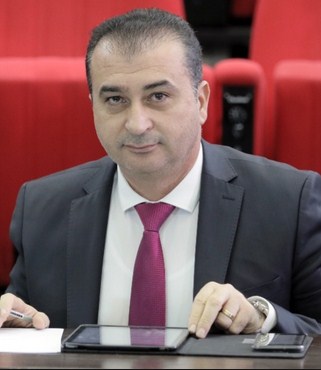 الطاقة النيابية تطالب بإيقاف تداول البنزين