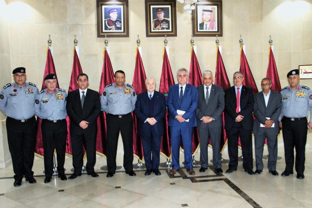 الحواتمة يستقبل أبو غزالة (صور)