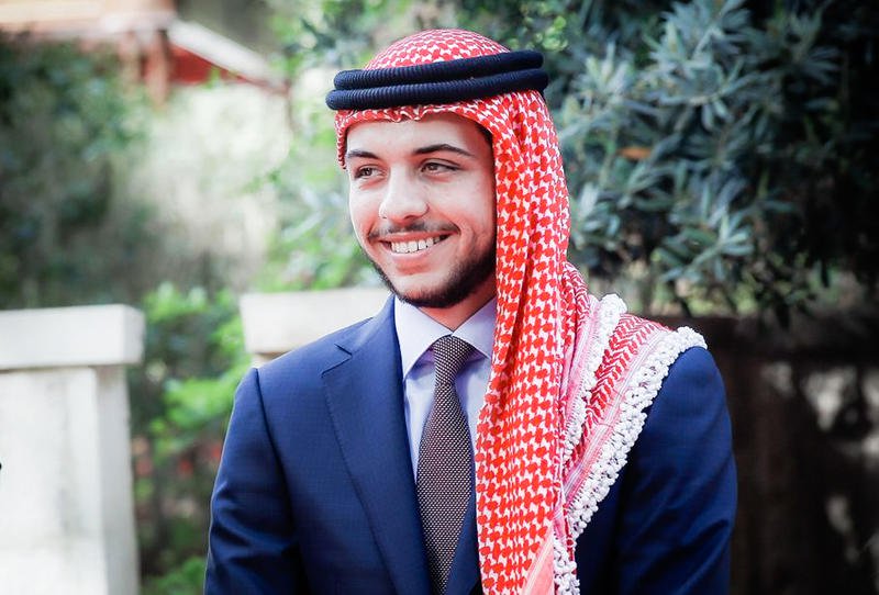 ولي العهد الأمير الحسين في أم