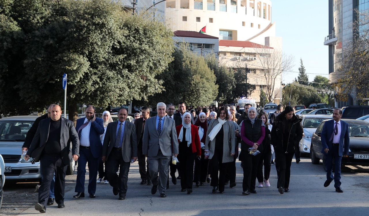 شاهدوا.. الوزيرة ماري قعوار بمسيرة Walk