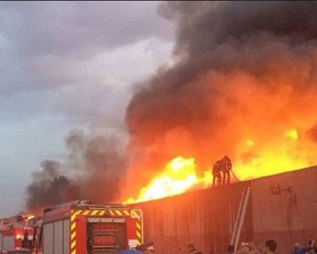 حريق هائل وسط بغداد يؤدي لاصابة