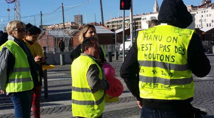 حظر بيع السترات الصفراء بمصر