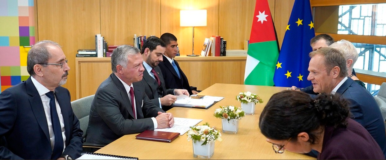 الملك يجري مباحثات مع رئيس المجلس